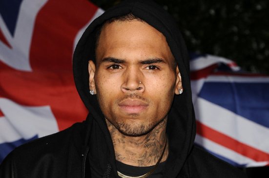 Chris Brown niega acusaciones por violación y es liberado sin cargos