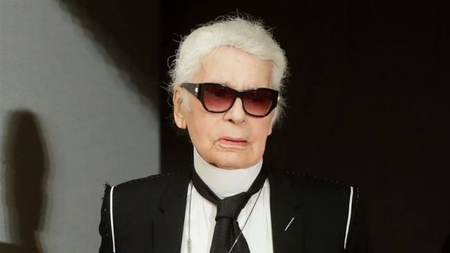 Karl Lagerfeld, el icónico diseñador de Chanel, fallece a los 85 años de edad