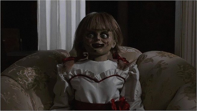 Mira el terrorífico primer trailer de ‘Annabelle Comes Home’