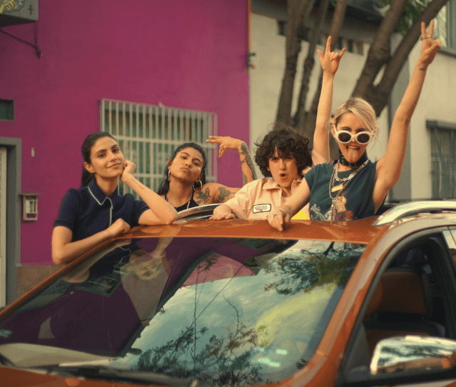 ‘Desenfrenadas’ será la nueva serie de Netflix México con Tessa Ía y Bárbara López