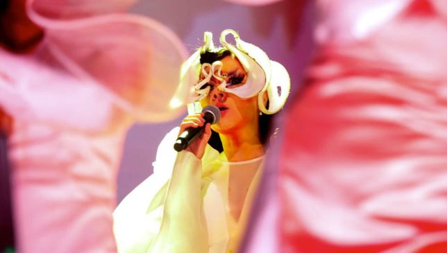 Mira parte de ‘Cornucopia’, el maravilloso nuevo espectáculo de Björk