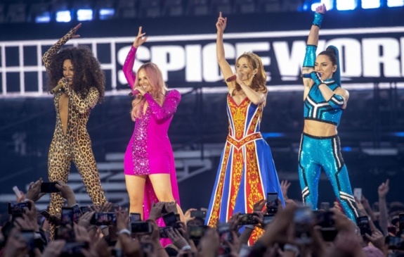 “‘¡Que nos regresen nuestro dinero!”- Fans de las Spice Girls no están muy contentos con sus nuevos shows