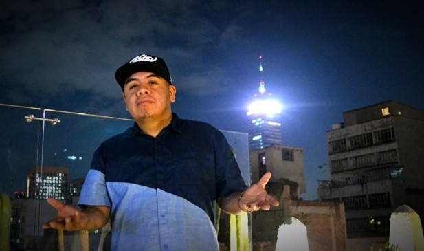 Por su aspecto, DJ Aztek sufre discriminación en Hotel Perla Central de Guadalajara