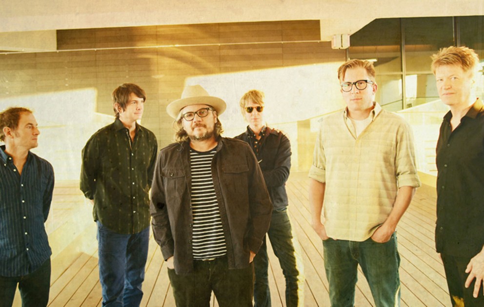 Una reflexión sobre el amor: Escucha “Love Is Everywhere (Beware)”, lo nuevo de Wilco