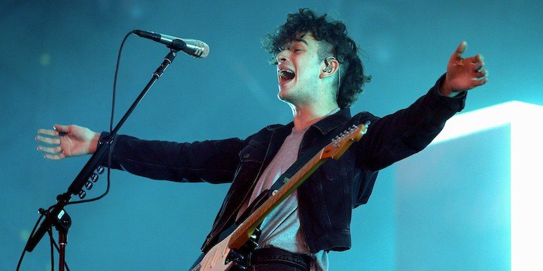 ‘A Brief Inquiry Into Online Relationships‘ de The 1975 es el casete más vendido de la década