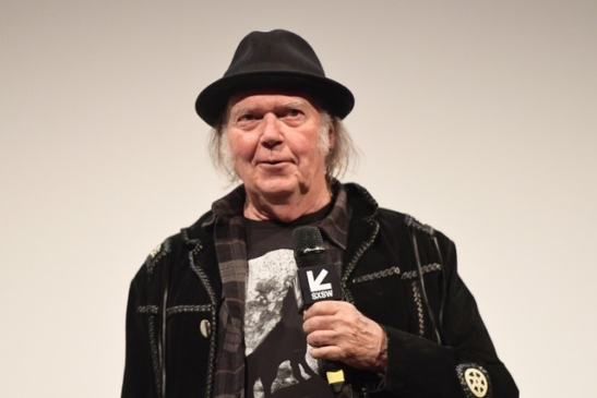 Al parecer, Monsanto quería demandar a Neil Young…
