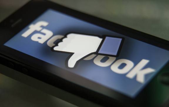 Facebook admite haber escuchado las conversaciones de sus usuarios
