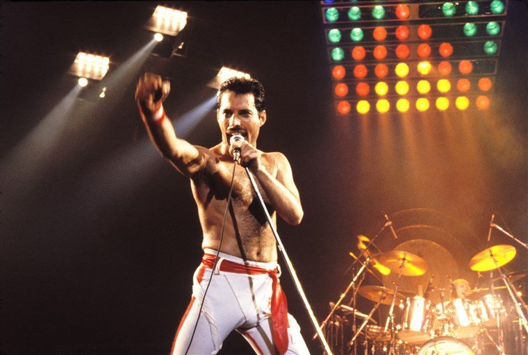 Un emotivo discurso sobre el VIH en el nuevo video para “Love Me Like There’s No Tomorrow” de Freddie Mercury