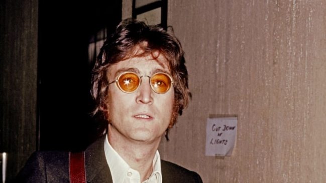 Comparten foto jamás antes vista de Lennon & Elton John en Thanksgiving