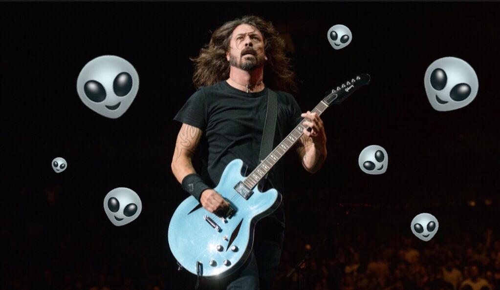 Foo Fighters conmemora la redada del Área 51 con un nuevo material en vivo