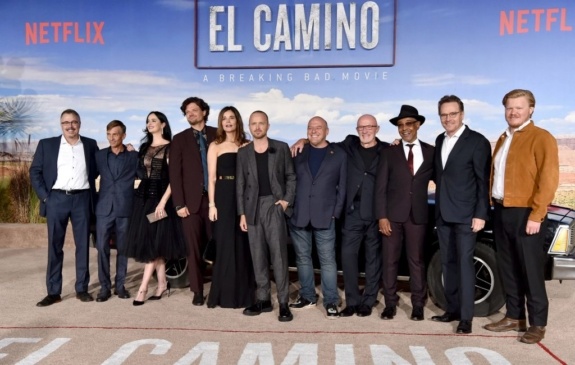 El reparto de ‘Breaking Bad’ se reúne para la premiere de ‘El Camino’ en Los Ángeles
