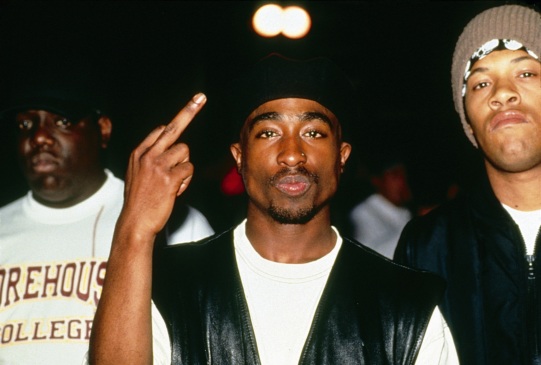 Identificación de Tupac en prisión alcanza nuevo récord y se vende por miles de dólares