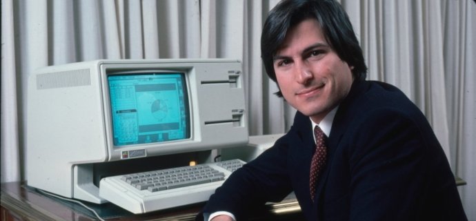 Subastan disquete de Macintosh firmado por Steve Jobs en $7,500 USD