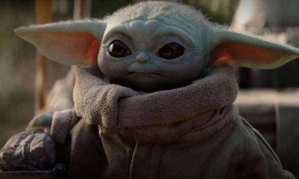 Nuevas imágenes de ‘The Mandalorian’ revelan que “Baby Yoda” iba a ser muy feito