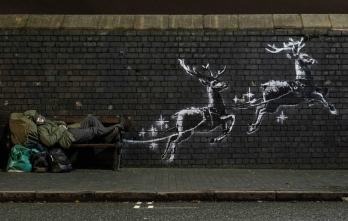 Aparece un nuevo mural navideño de Banksy en Inglaterra