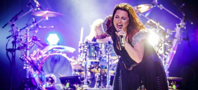 El próximo disco de Evanescence será “muy oscuro y muy pesado”