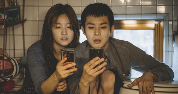 ‘Parasite’ hace historia en los Golden Globes 2020 como la primera película coreana en llevarse un premio a casa