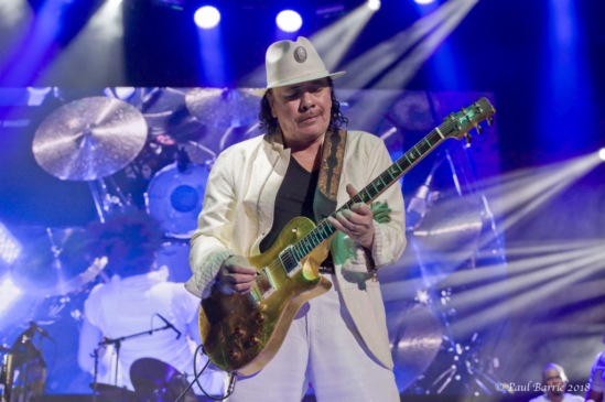 Carlos Santana comenzará su propia línea de productos cannábicos y CBD