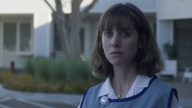 Netflix comparte el trailer de ‘Horse Girl’, un nuevo e inquietante thriller psicológico