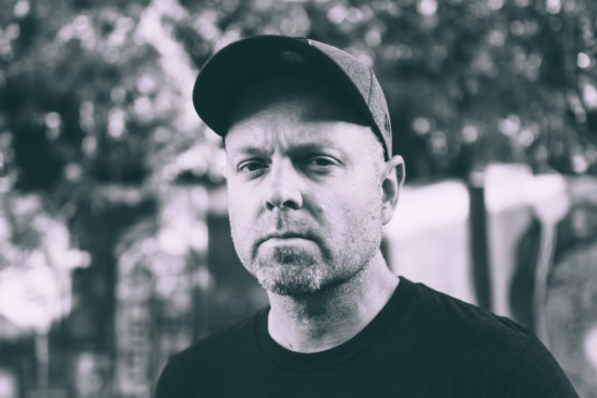Mira el nuevo y obscuro video que DJ Shadow ha compartido para “Slingblade”