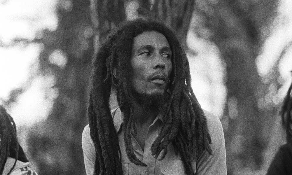 Mira el nuevo video animado para “Redemption Song” que celebra el cumpleaños 75 de Bob Marley