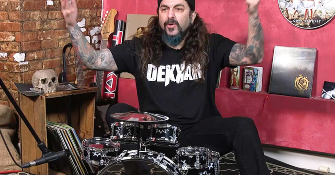 Mike Portnoy (ex-Dream Theater) toca sus canciones favoritas de Rush en una batería para niños