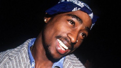 Nuevo documental de Tupac asegura que el rapero fingió su muerte y vive en Nuevo México