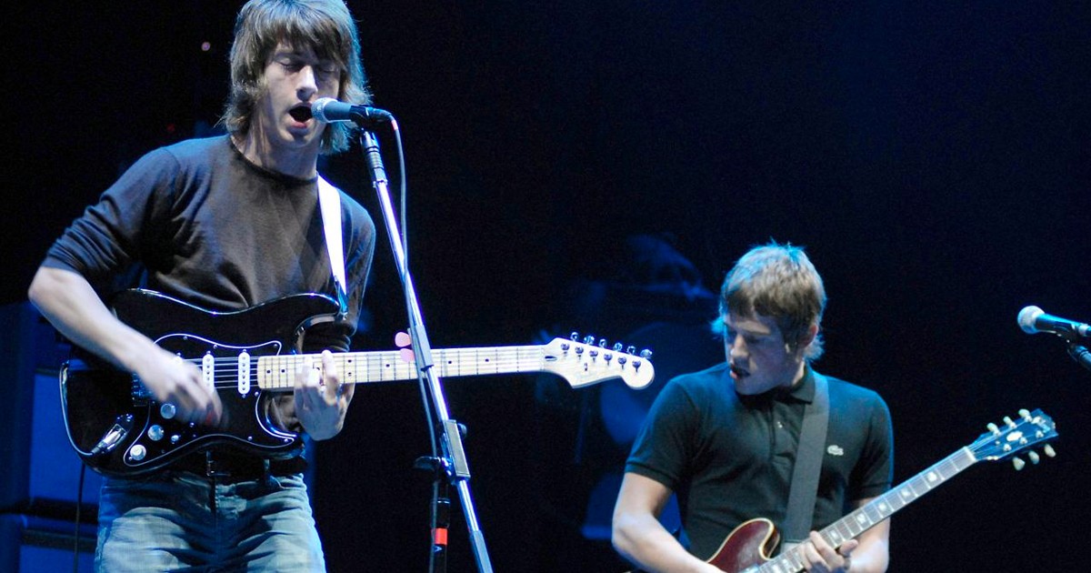 Arctic Monkeys te acompañan en cuarentena con un concierto completo de 2006, ¡cuando eran unos bebés!