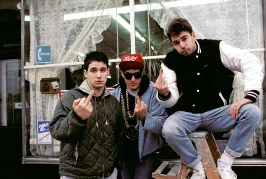 Beastie Boys lanza nueva colección de ropa inspirada en sus icónicas portadas