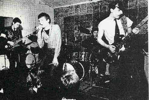 Surge un viejo VHS en vivo de Joy Division de 1979 completo y restaurado