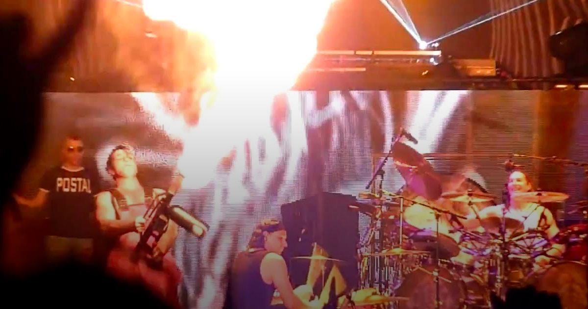 ¡Mira un video de cuando Rammstein tocó con Tool y llenó con fuego el escenario!