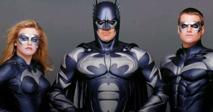 La película ‘Batman & Robin’ se disculpa por su mala calidad (y por existir, básicamente)