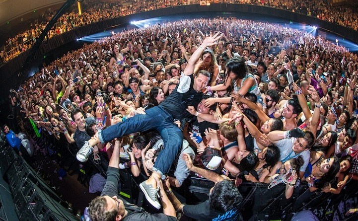 Mosh pits y crowd surfing serán prohibidos cuando regresen los conciertos y festivales