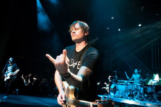 ¿Quién lo entiende? Tom DeLonge dice que volverá a tocar con Blink-182