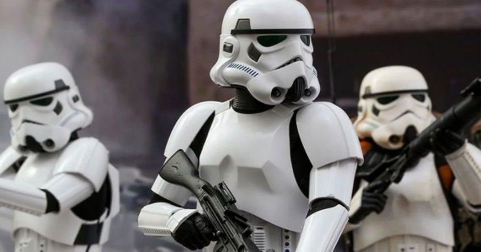 Disney envía Stormtroopers reales para vigilar la sana distancia en sus atracciones