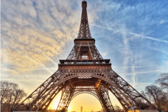 ¡Viaja hasta París con un recorrido virtual de la Torre Eiffel totalmente gratis!