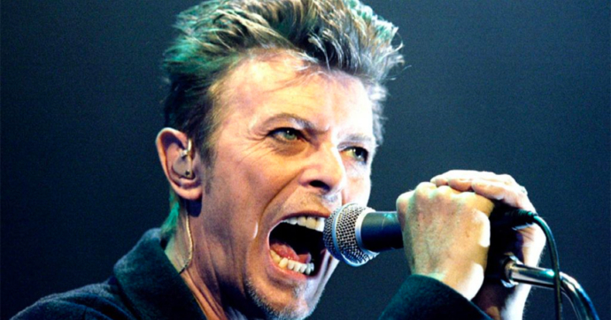 ¡Mira un video inédito de David Bowie tocando “Teenage Wildlife” en vivo en 1995!