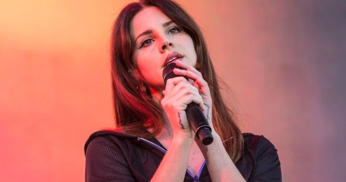 Finalmente, el álbum de poesía de Lana Del Rey ya tiene fecha de lanzamiento