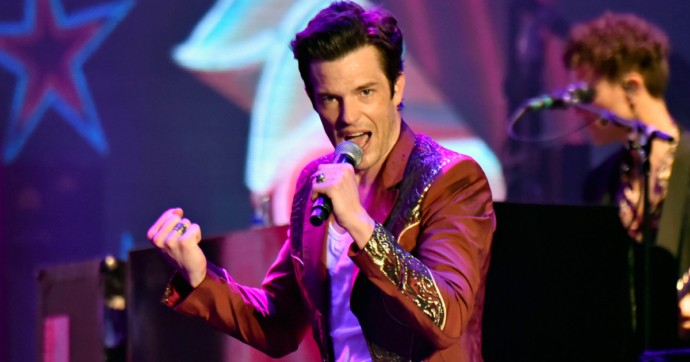 Escucha el primer adelanto del nuevo sencillo de The Killers, “Bright Lights”