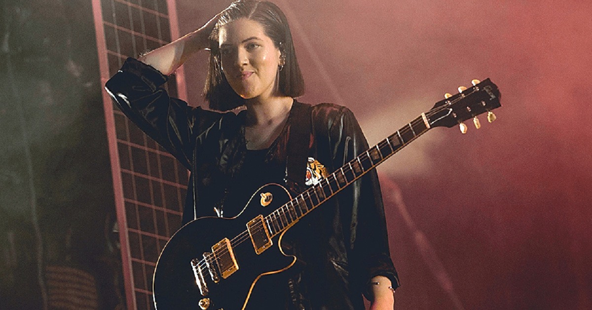¡Romy de The xx debuta en solitario con la nueva canción "Lifetime"!