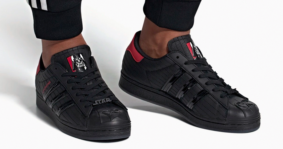 ¡Los del lado oscuro! ¡Star Wars y Adidas lanzan los tenis inspirados en Darth Vader!