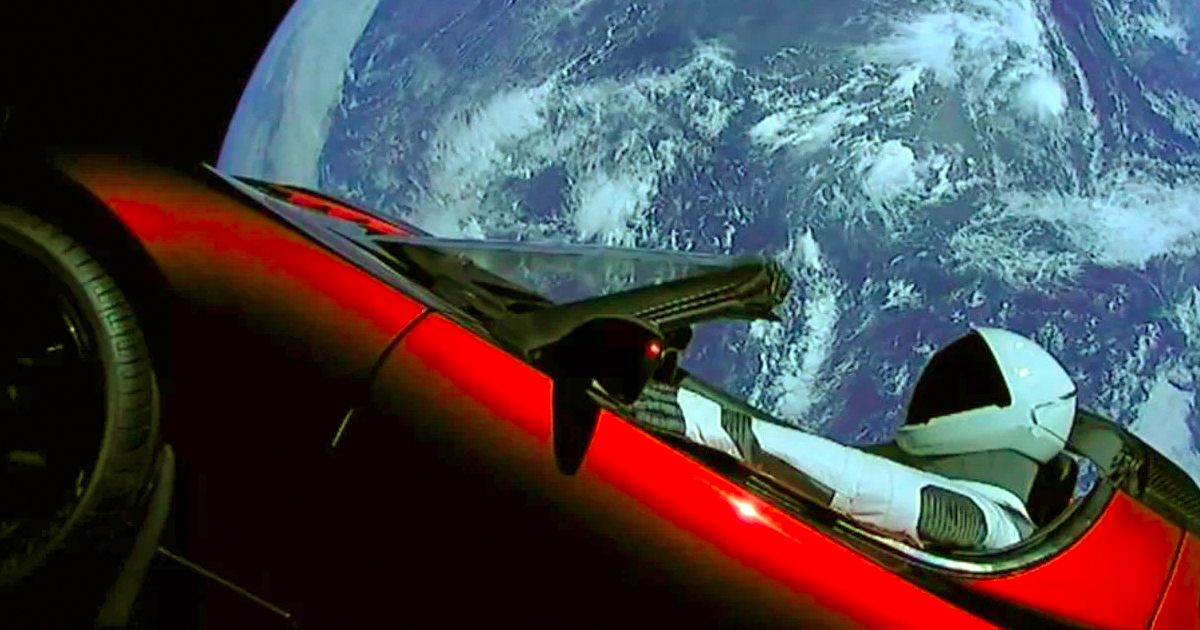 ¡El Tesla rojo y su “Starman” de David Bowie hacen su primer acercamiento a Marte!