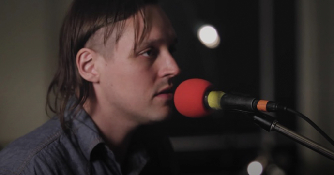 ¡Arcade Fire comparte un video de la primera vez que tocó “The Suburbs” en vivo!