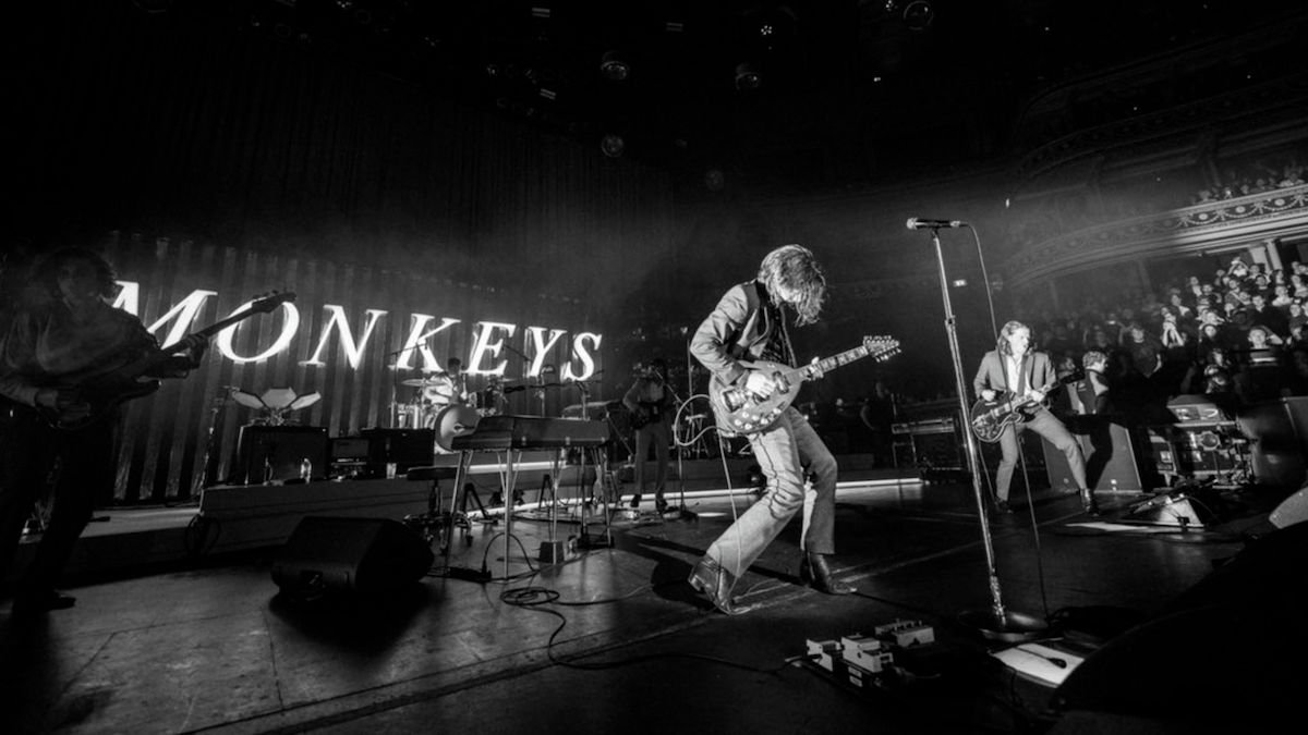 ¡Ya está aquí! Escucha el nuevo álbum en directo de Arctic Monkeys en el Royal Albert Hall