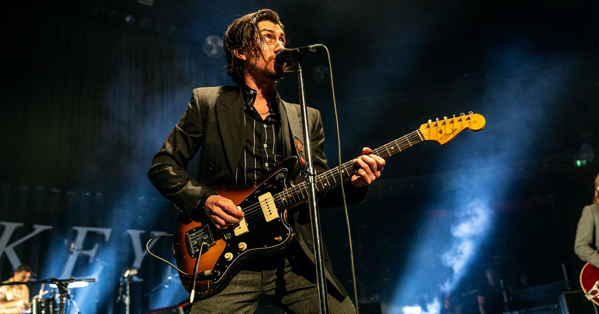 ¡Arctic Monkeys estrena el nuevo video de “Arabella” de su nuevo disco en vivo!