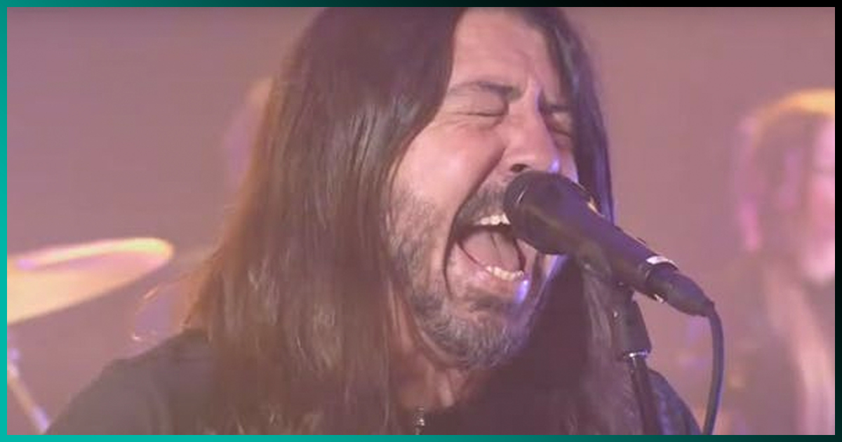 Foo Fighters estrenó en vivo su nueva y épica canción “Waiting on a War”