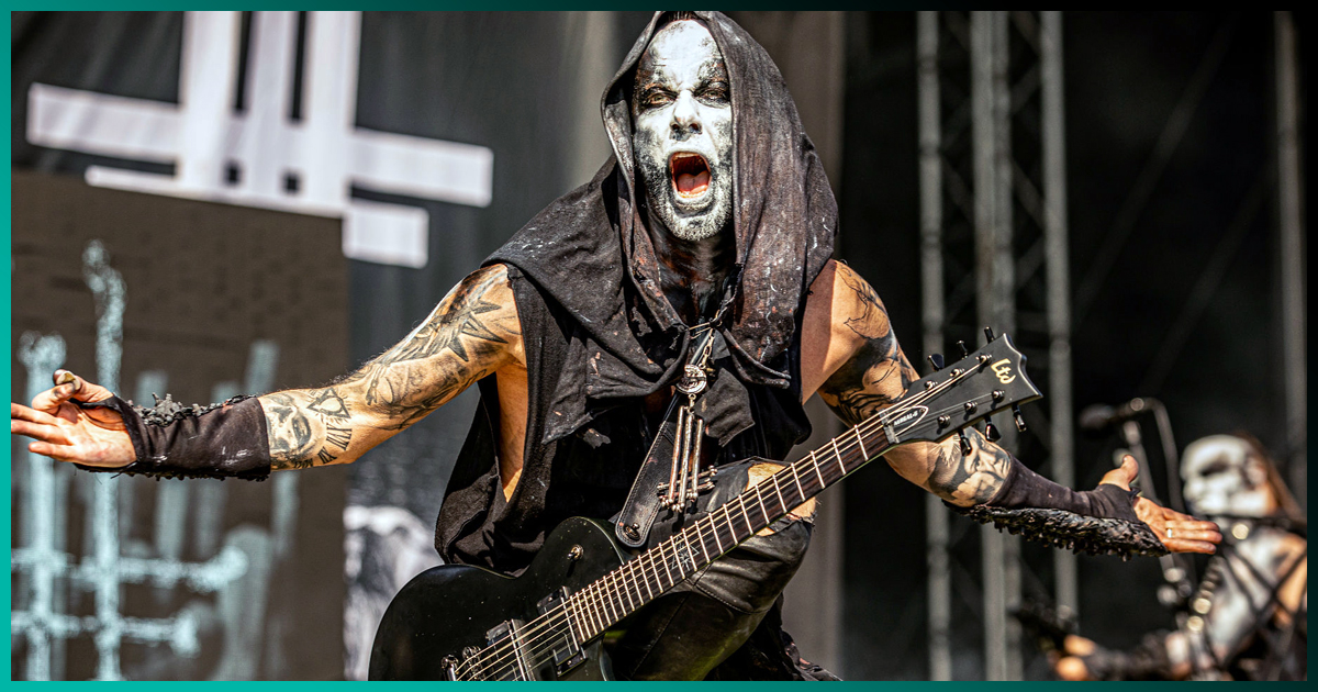 Nergal, líder de la banda de metal extremo Behemoth, podría ir a prisión por blasfemia