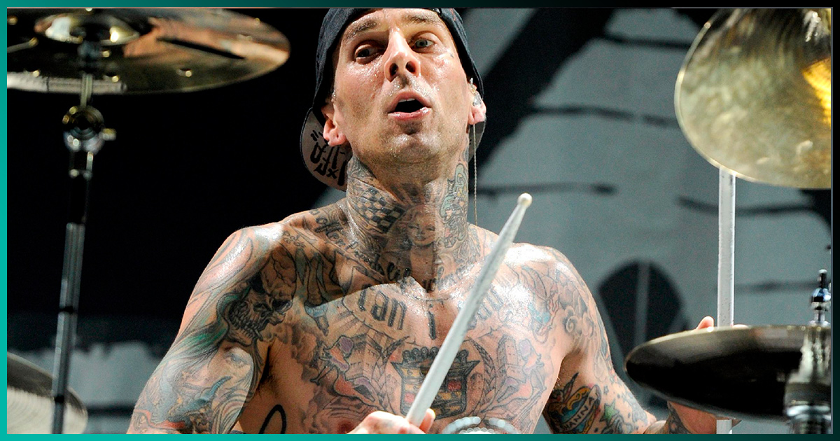 Travis Barker de Blink-182 voló en avión por primera vez desde su accidente de 2008