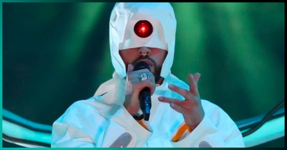 Bad Bunny se roba los American Music Awards con una actuación en vivo muy ‘sci-fi’