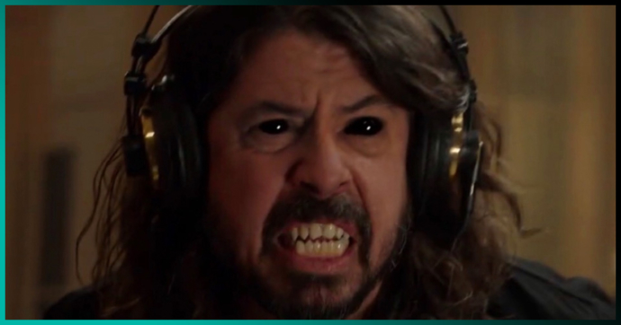 Foo Fighters estrenan nuevo y sangriento trailer de su película de horror ‘Studio 666’